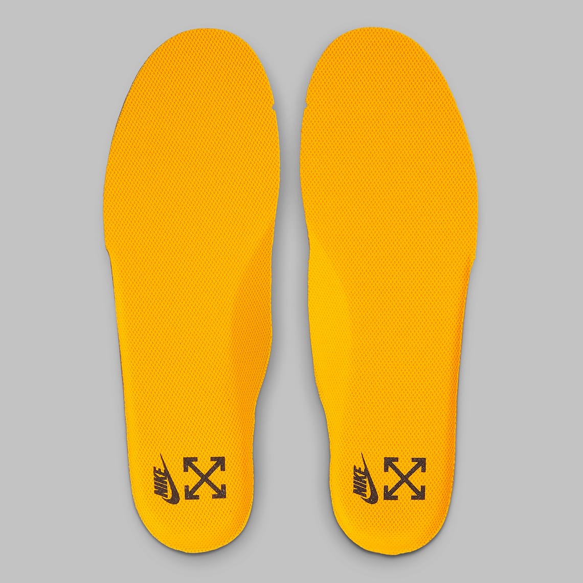 Off White x Nike Air Force 1 University Gold Foto 11