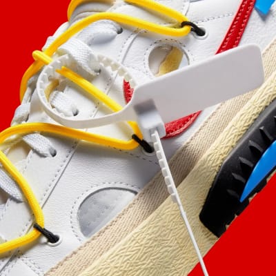 Off White x Nike Blazer Low White and University Red Foto 3