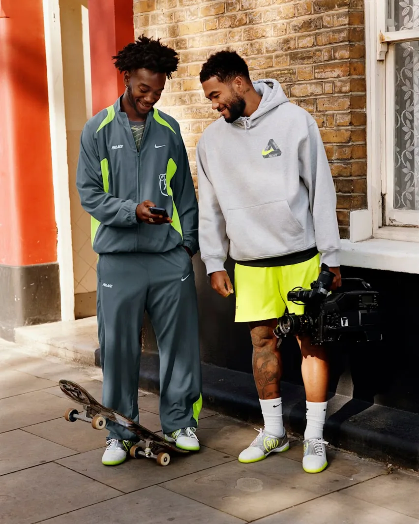 Palace x Nike Total 90 III Volt Metallic Silver FOTO 13