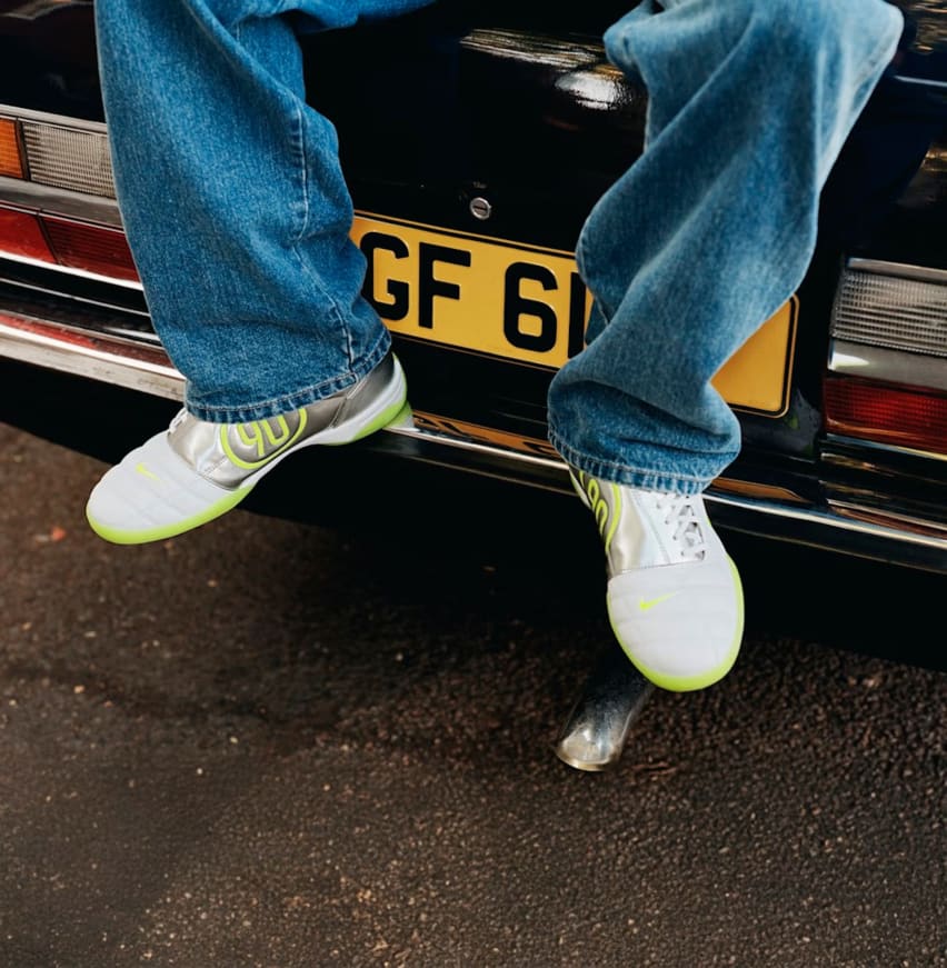 Palace x Nike Total 90 III Volt Metallic Silver FOTO 8