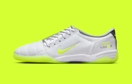 Palace x Nike Total 90 III Volt Metallic Silver