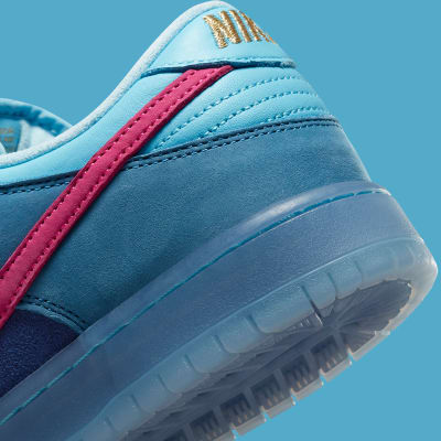 Run The Jewels x Nike SB Dunk Low 4 20 Foto 7