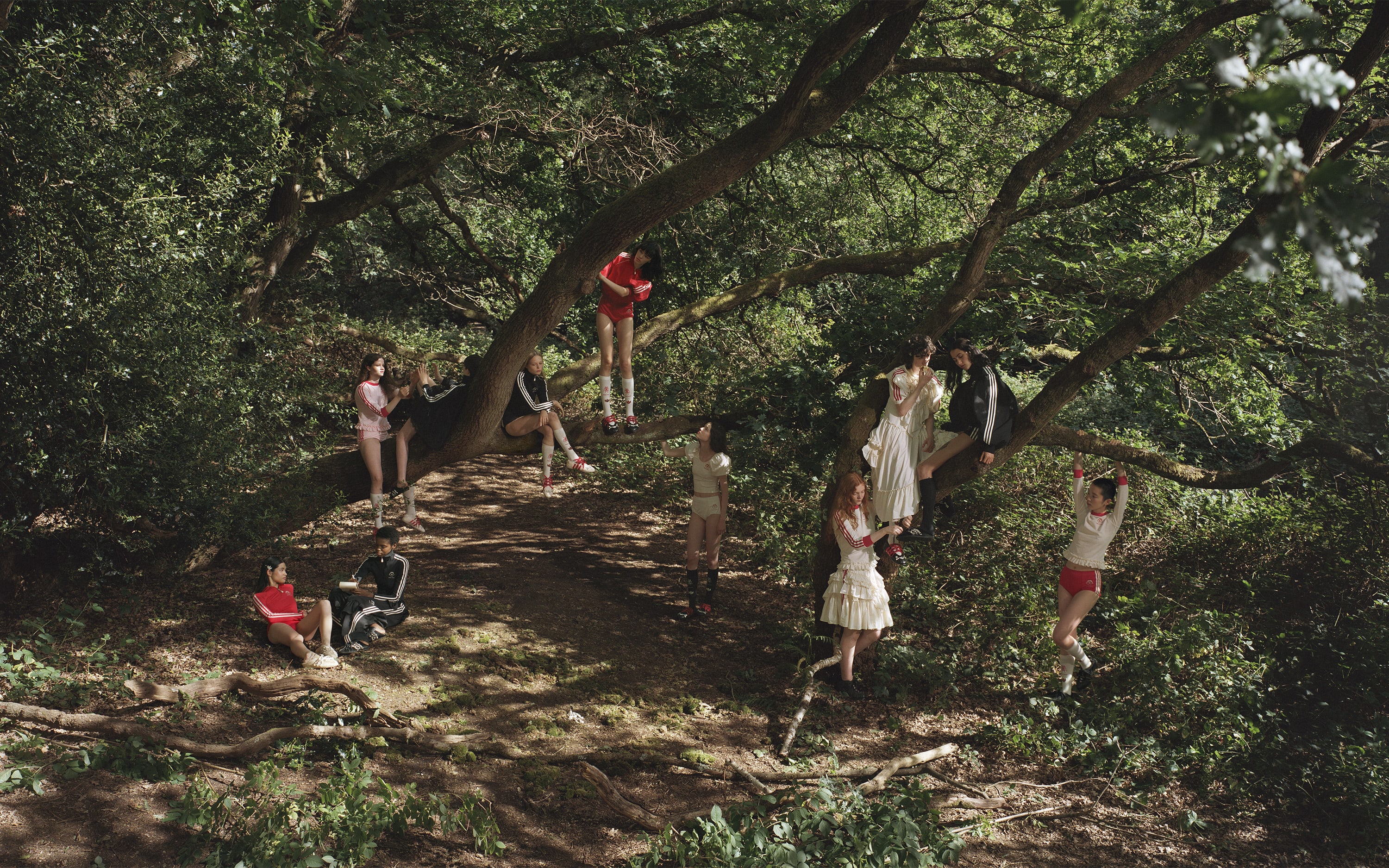 Simone Rocha x Adidas Foto 1