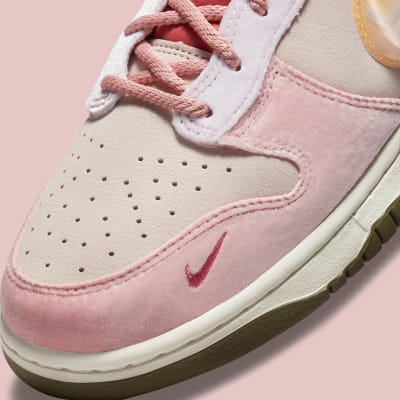 Social Status x Nike Dunk Mid Light Soft Pink Foto 2