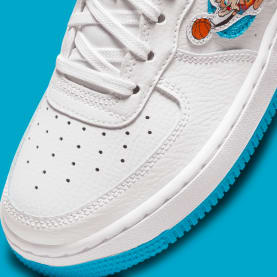 Space Jam x Nike Air Force 1 Hare Foto 4