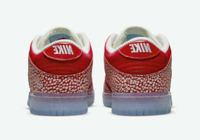 Stingwater x Nike SB Dunk Low Magic Mushroom foto 6