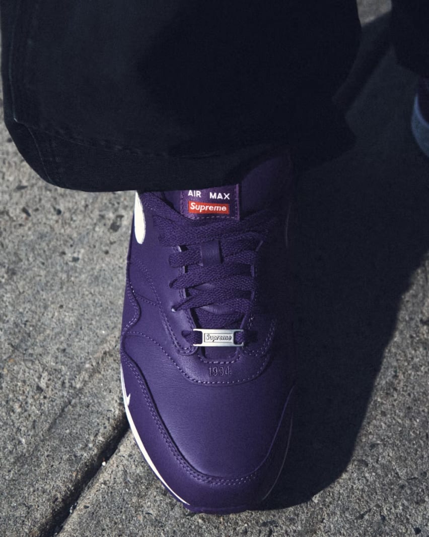 Supreme x Nike Air Max 1 Varsity Purple Foto 1