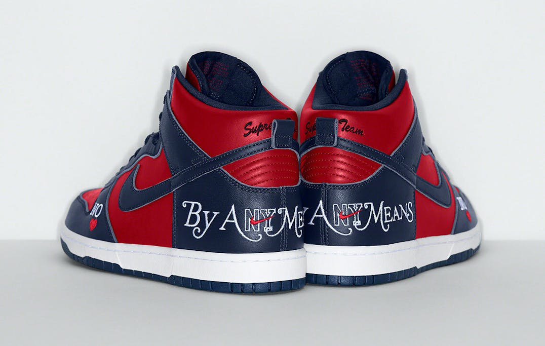 Supreme x Nike SB Dunk High By Any Means Navy Foto 2
