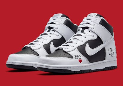 Supreme x Nike SB Dunk High By Any Means Foto 1