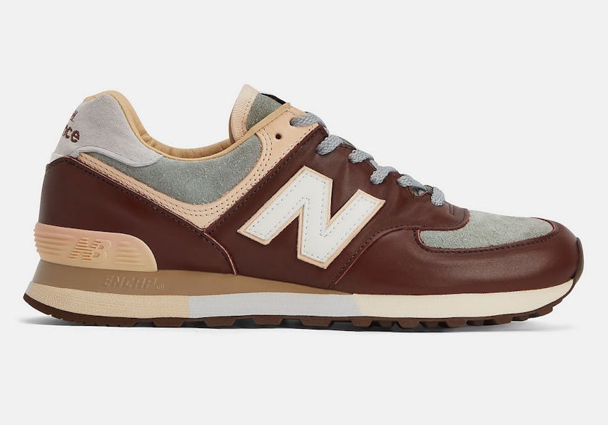 The Apartment x New Balance 576 Brown Foto 1