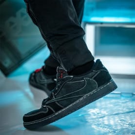 Travis Scott x Air Jordan 1 Low OG Black Phantom Foto 3