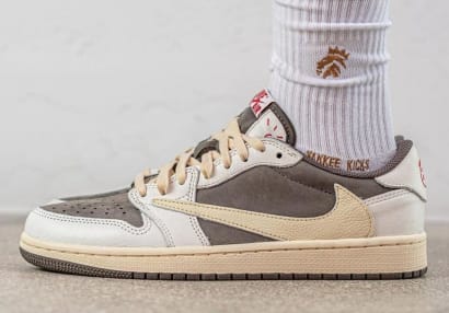 Travis Scott x Air Jordan 1 Low OG Reverse Mocha Foto 1