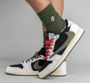 Travis Scott x Air Jordan 1 Low OG WMNS Olive Foto 3