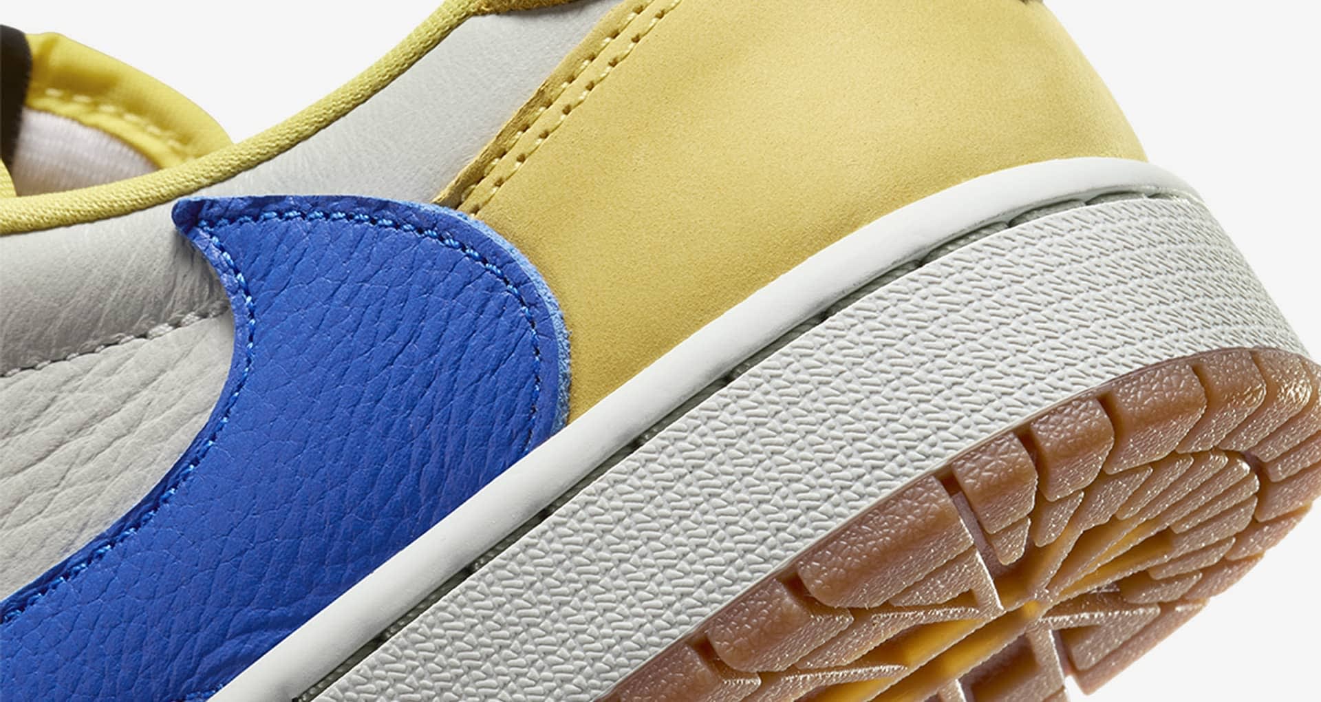 Travis Scott x Air Jordan 1 Low OG Wmns Canary Foto 7