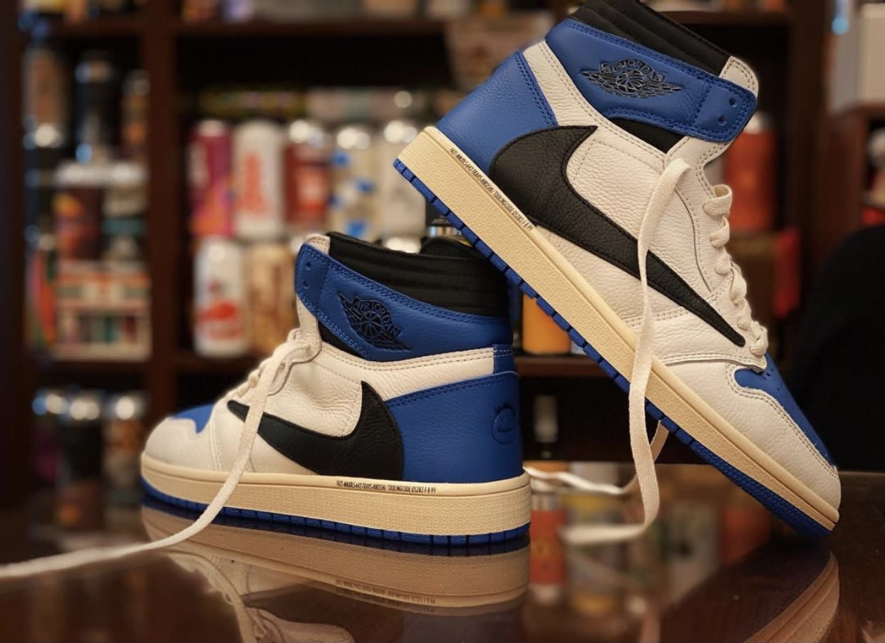 De Travis Scott x Fragment x Air Jordan 1 High OG is… | Sneaker Squad