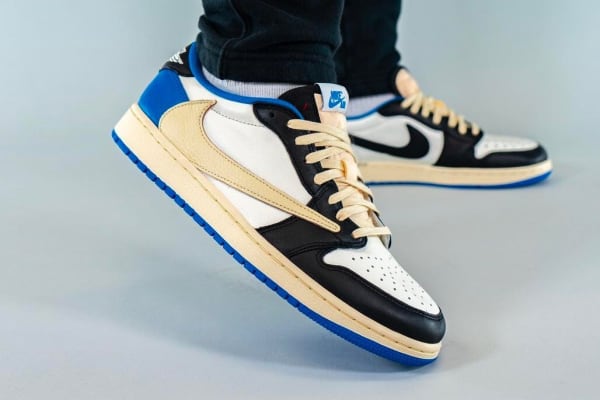 Travis Scott x Fragment x Air Jordan 1 Low