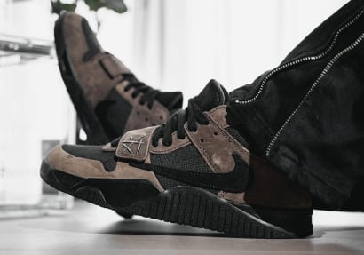 Travis Scott x Jordan Jumpman Jack TR Dark Mocha Foto 1