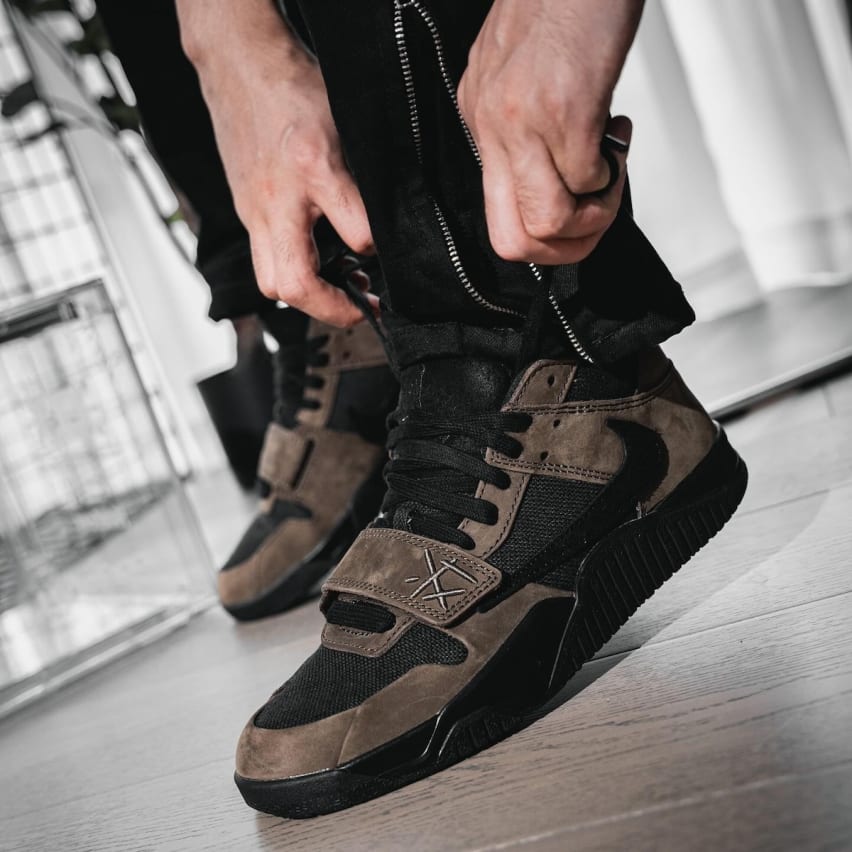 Travis Scott x Jordan Jumpman Jack TR Dark Mocha Foto 6