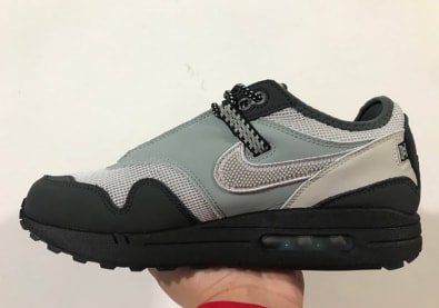 Travis Scott x Nike Air Max 1 Dusty Sage Cave Stone Foto 3