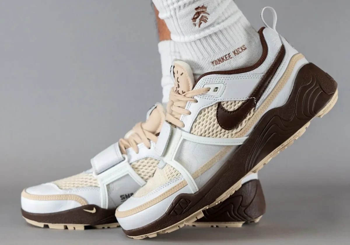 Travis Scott kondigt zijn Nike Zoom Field Jaxx “Light… | Sneaker Squad