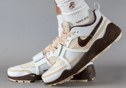 Travis Scott x Nike Zoom Field Jaxx Light Chocolate Foto 5