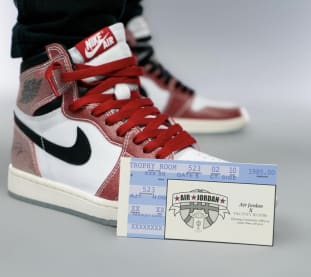 De eerste on-feet foto's van de Trophy Room x Air Jordan 1 High OG