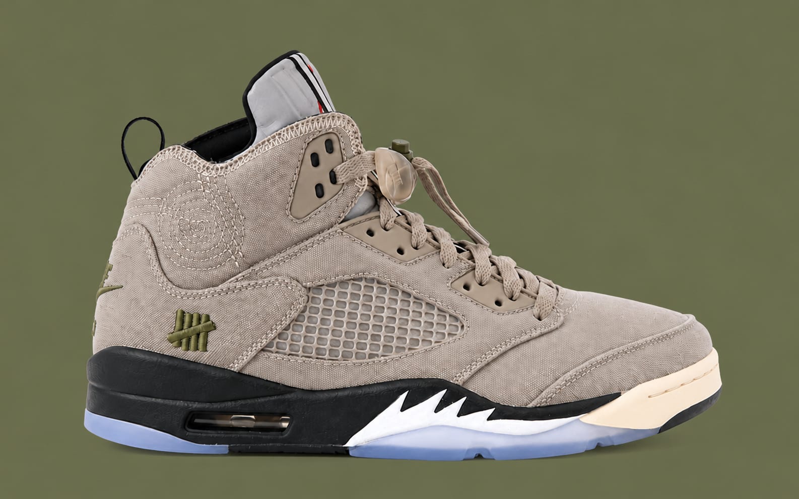 UNDEFEATED x Air Jordan 5 Retro SP Moon Fossil