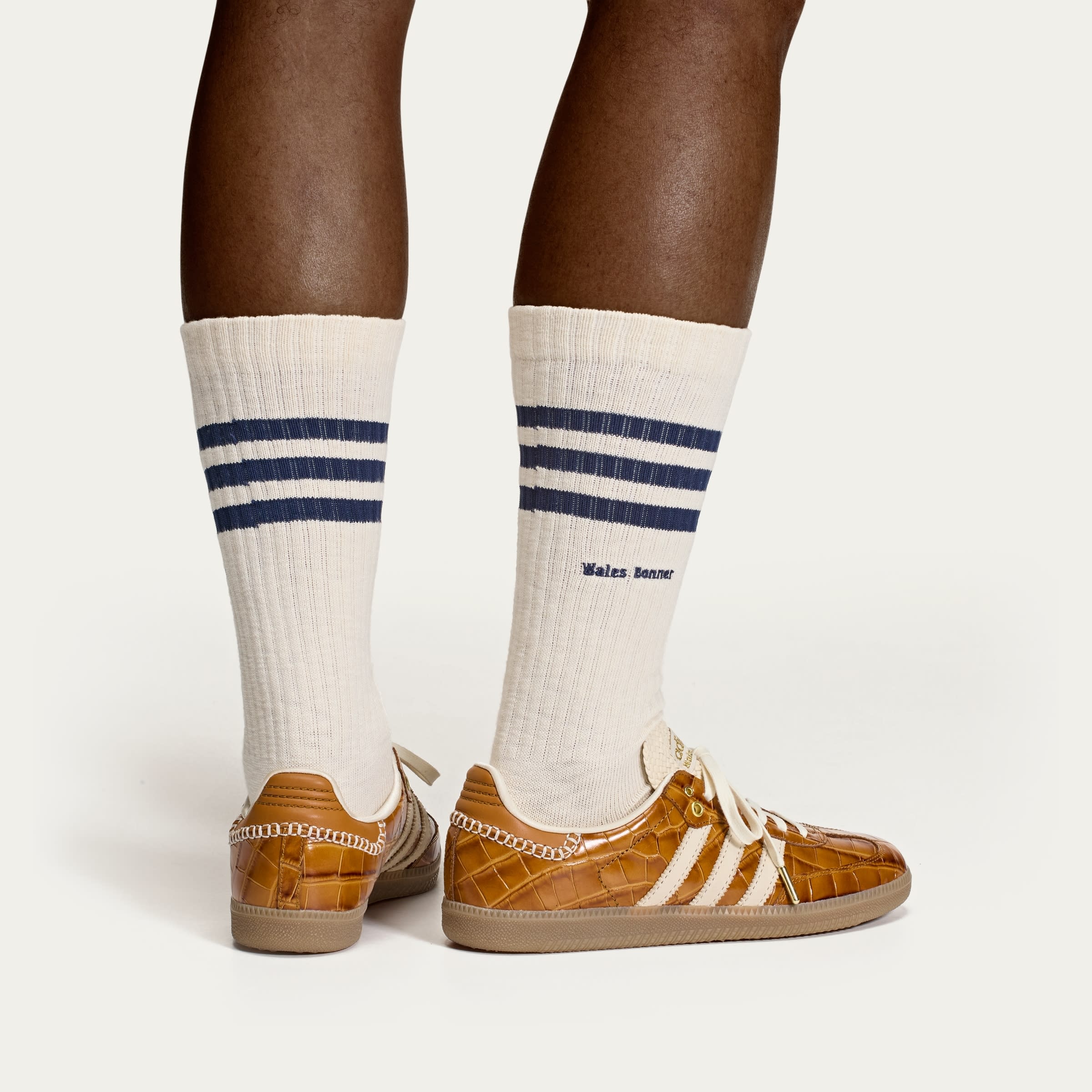 Adidas en Wales Bonner brengen een eerbetoon aan de… | Sneaker Squad