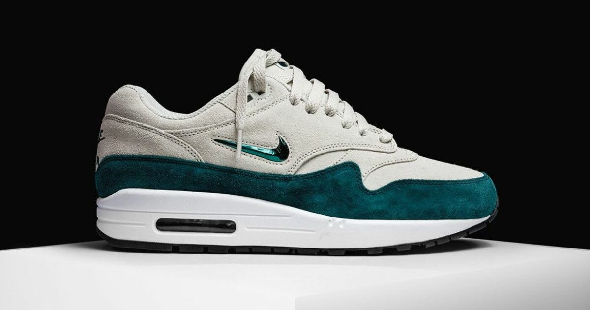 atomic green air max 1