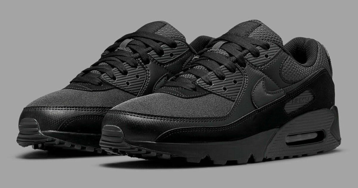 nike airmax triple black