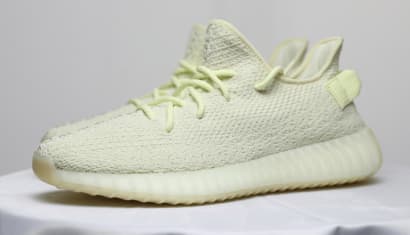 De adidas Yeezy Boost 350 V2 Butter Dropt In Juni