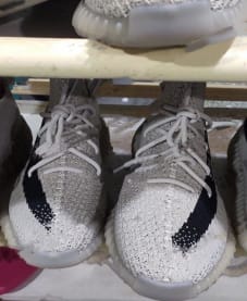 Adidas Yeezy Boost 350 V2 Reverse Oreo Foto 2