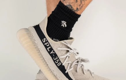Naar verluidt dropt de adidas Yeezy Boost 350 V2 Sneaker Squad