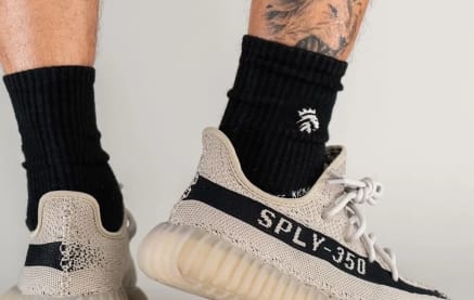 Naar verluidt dropt de adidas Yeezy Boost 350 V2 Sneaker Squad