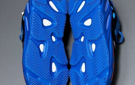 Adidas Yeezy Boost 700 Hi Res Blue Foto 8