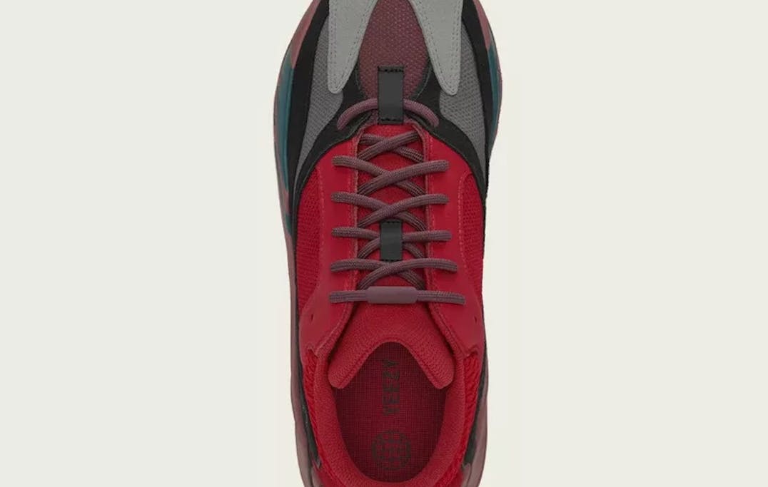 Adidas Yeezy Boost 700 Hi Res Red Foto 4