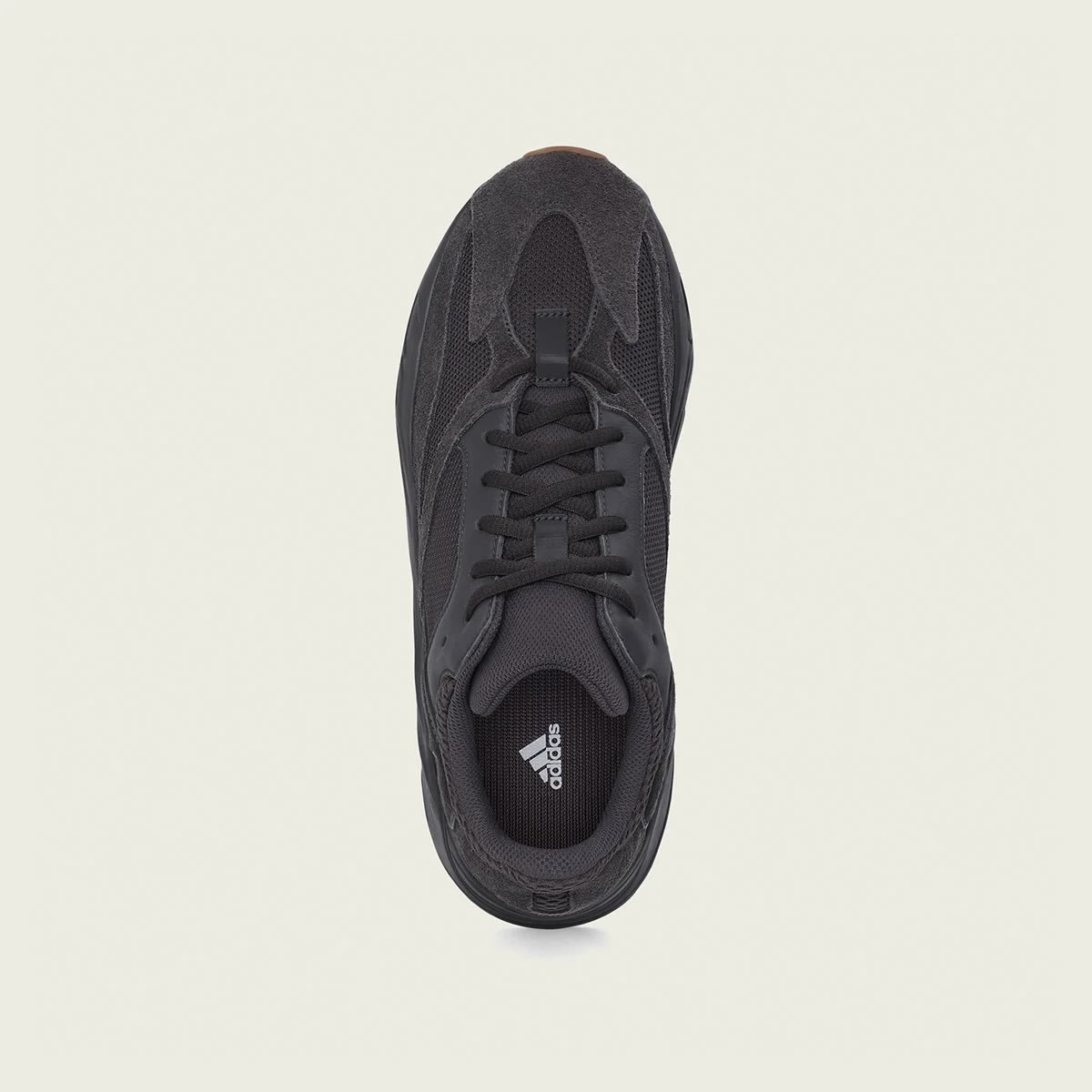Adidas Yeezy Boost 700 Utility Black Foto 2