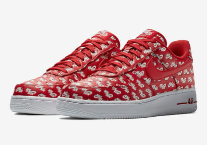 Branding to the max op deze Nike Air Force 1 Low