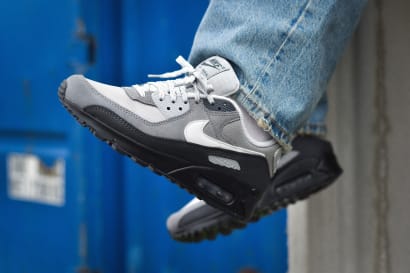 Nike air max 90 reflective anthracite hq3817 001 1