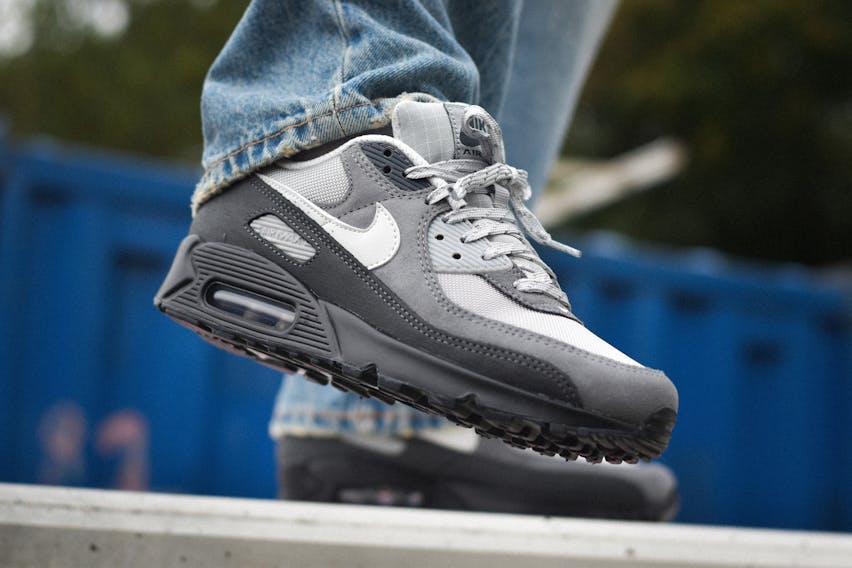 Nike air max 90 reflective anthracite hq3817 001 4