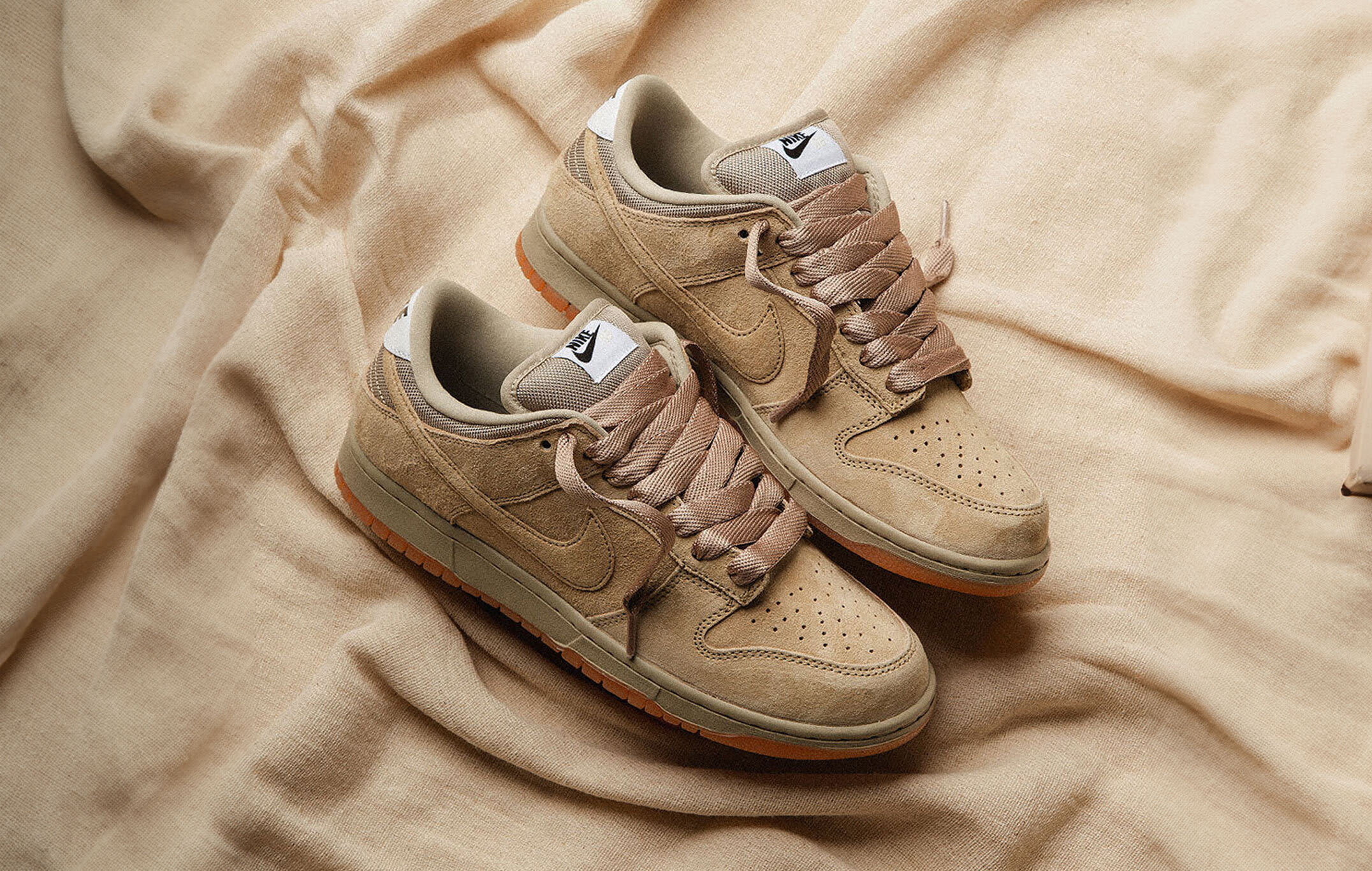 Nike dunk low pro b parachute beige hj0367 200