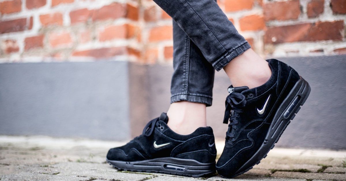 Air max 1 top premium jewel triple black