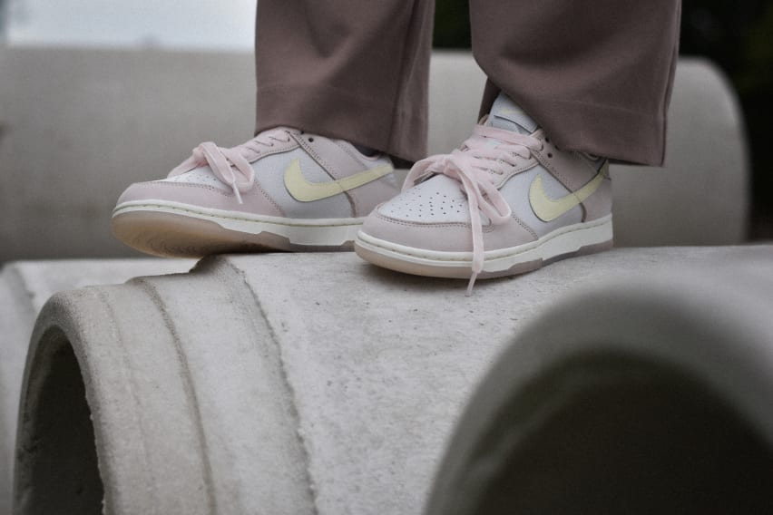 Nike wmns dunk low premium pink ribbon laces fb7910 601 4