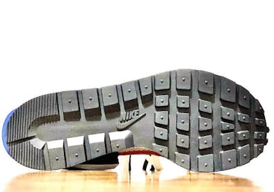Sacai kondigt een nieuwe collab aan in de vorm van deze Sacai x Nike Vapor Waffle