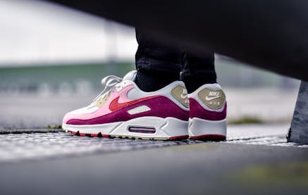 Swoosh Nike Air Max 90 Valentines Day sneaker