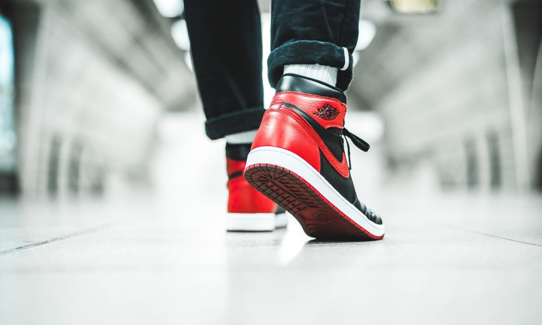 Sneaker abc waar staat bred voor black red