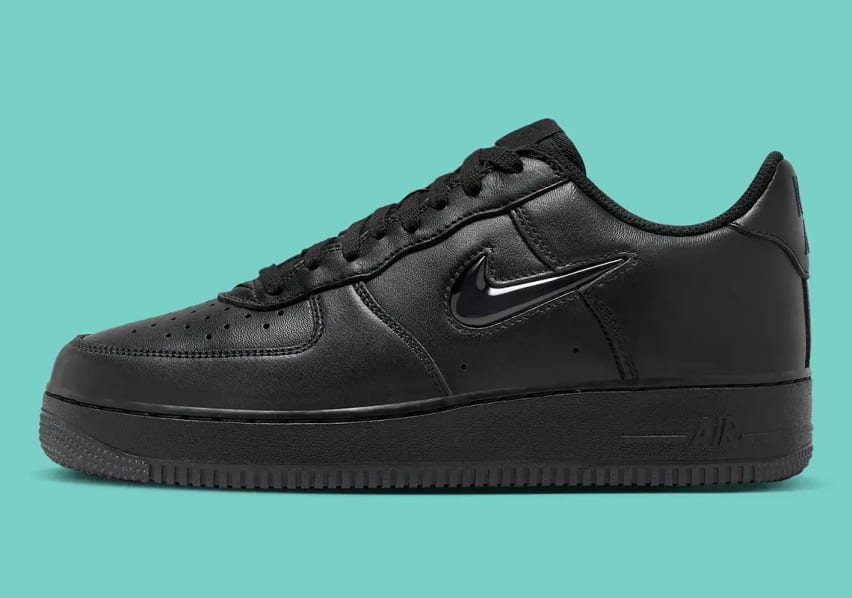 Nike Air Force 1 Low Retro Jewel Triple Black Foto 2