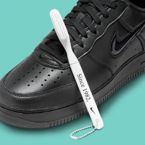 Nike Air Force 1 Low Retro Jewel Triple Black Foto 7