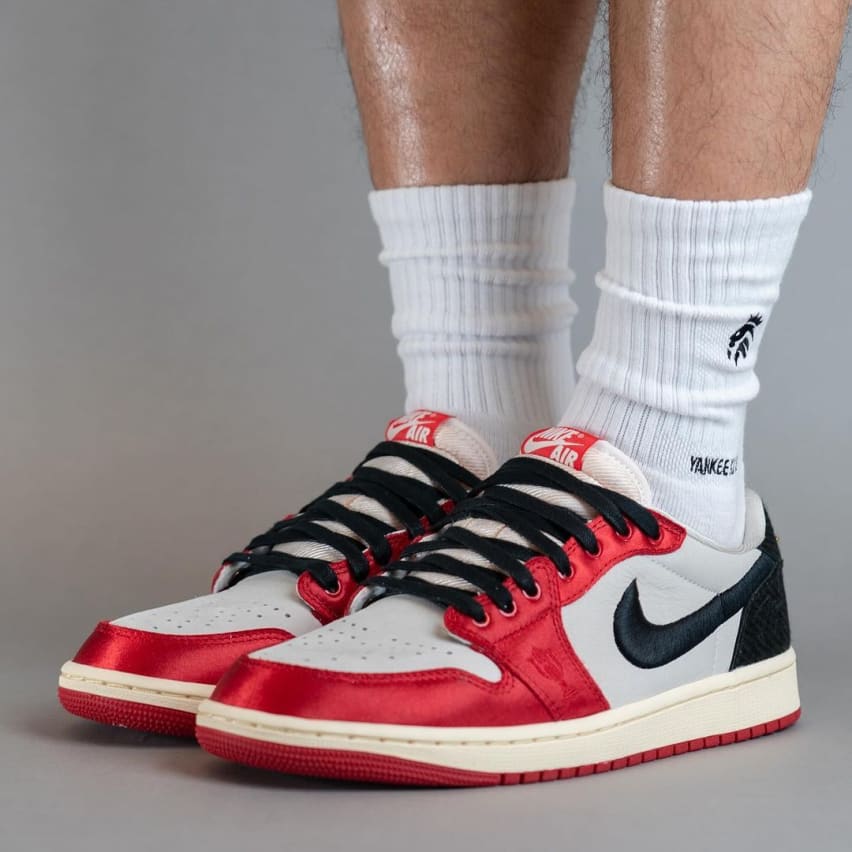 Trophy Room x Air Jordan 1 Retro Low OG SP Foto 5