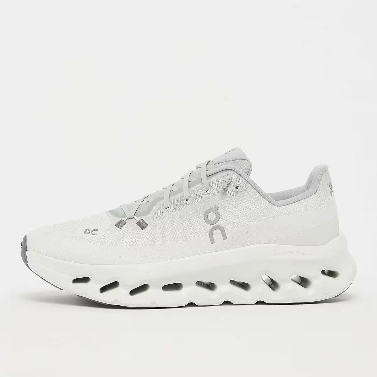 On Cloudtilt glacier/ice